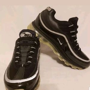 Nike Air Max 24-7 Black Silver size 6.5y